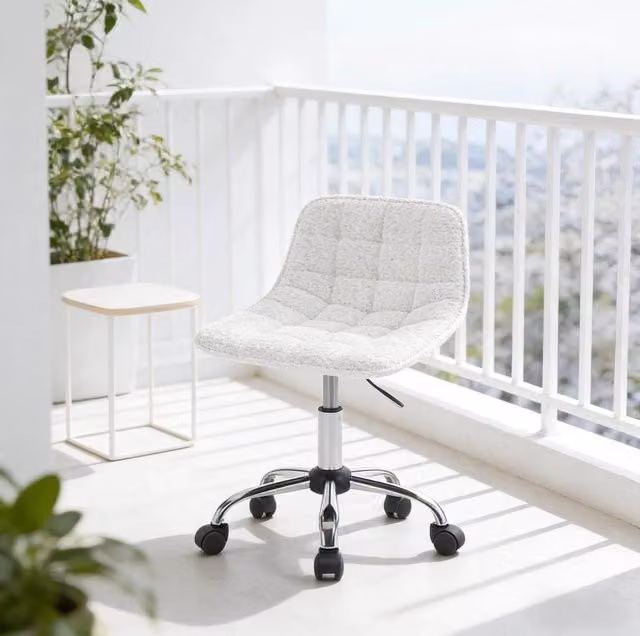 Sgabello da ufficio ULEVR bianco in ciniglia, altezza regolabile 40-47,5 cm, girevole a 360¡ã con ruote