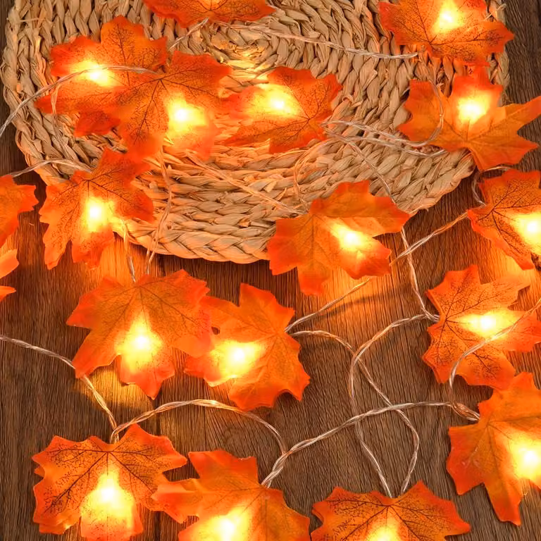 Catena luminosa a forma di foglie d'acero, lunghezza 3 metri, 20 LED, alimentata a batteria