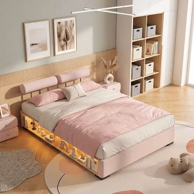 Letto imbottito REDOM in velluto rosa con illuminazione LED e scaffale laterale L/P/H: 140 x 200 cm