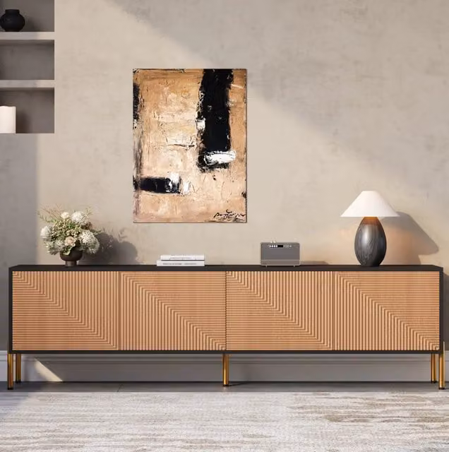 Mobile TV basso MODFU con 4 ante e struttura geometrica in legno e metallo, nero e naturale, L: 179 cm, P: 35 cm, H: 53,5 cm