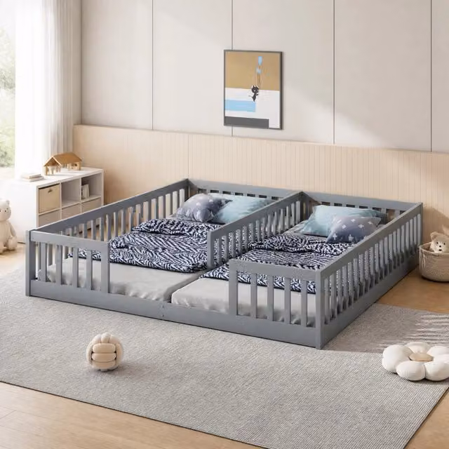 Letto basso Mivray per bambini con due superfici di riposo, rete a doghe e barriera protettiva in legno di pino e MDF grigio, L/P/H: 90 x 200 x 40 cm