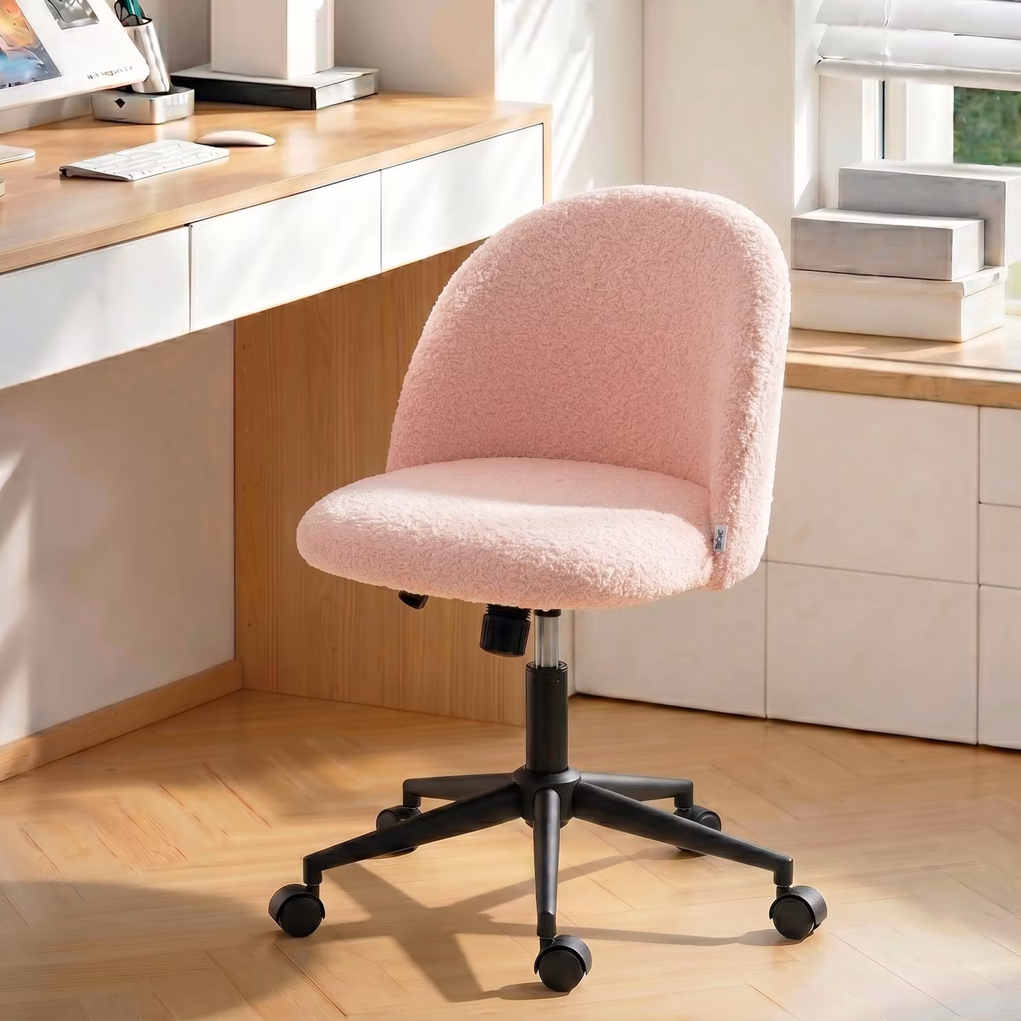 Sedia da ufficio girevole HOMCOM in tessuto bouclé rosa, regolabile in altezza con ruote per casa e ufficio – 2