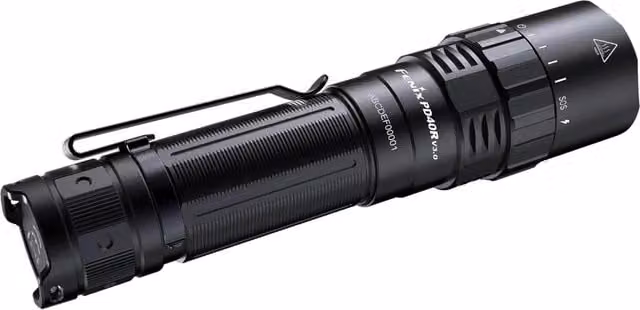 Torcia LED Fenix PD40R V3.0 da 3000 lumen, colore nero, con batteria inclusa e ricarica USB