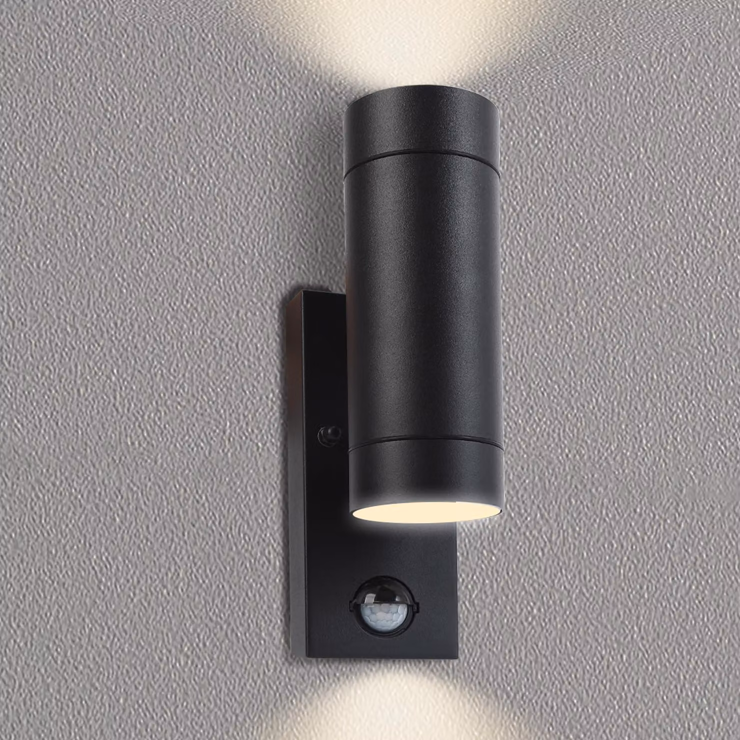 Lampada da parete esterna con sensore PIR, attacco GU10, luce direzionale verso l'alto e verso il basso, grado di protezione IP65, 2x6W LED