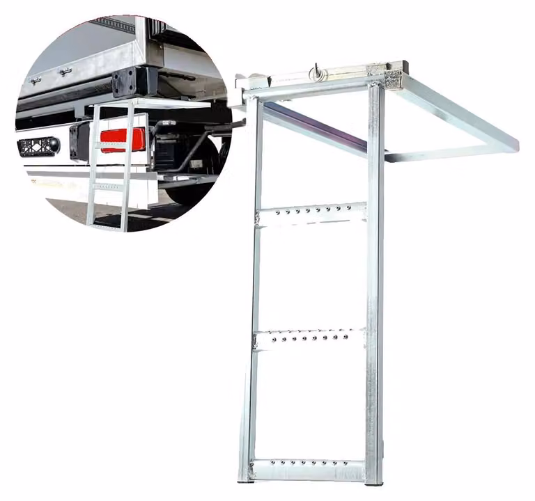Scala pieghevole, materiale: acciaio inossidabile 304, capacità massima di carico: 300 kg, dimensioni (aperta): 75 x 72,5 x 35 cm, dimensioni (chiusa): 72,5 x 27 cm, peso: 6,2 kg