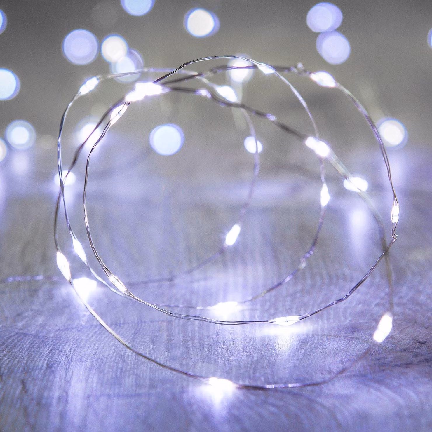 Catena luminosa, 20 micro-LED a luce calda, filo argentato, 1,5 metri