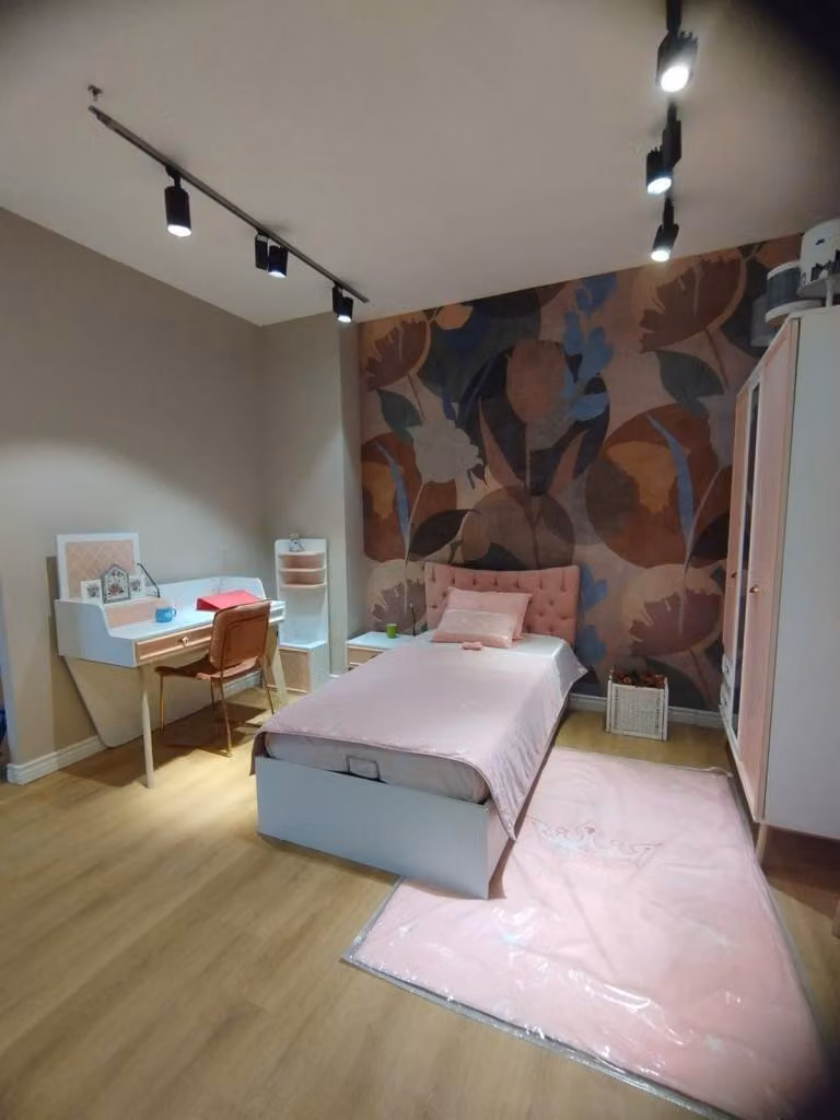 Kinderzimmer Möbel Bett Nachtisch Kleiderscrank Schreibtisch Kommode mit Spiegel