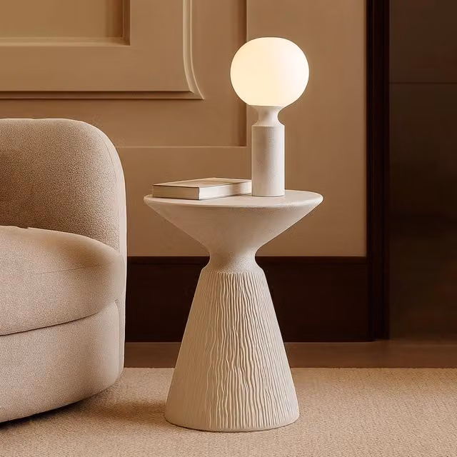 Tavolino da salotto Gakamota moderno in ceramica bianca con piano rotondo, L/P/H: 47 x 47 x 47 cm