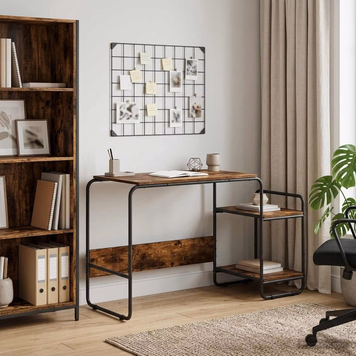 Scrivania con spazio di archiviazione vidaXL in stile industriale, colore marrone, L: 131,5 cm, P: 60 cm, H: 75,5 cm