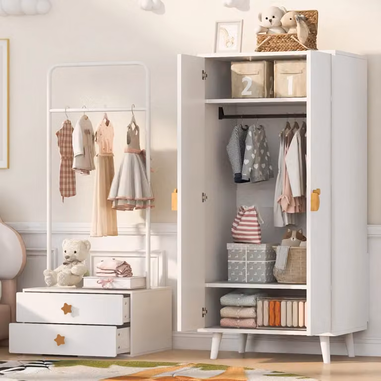 Armadio Chicfurn bianco con 2 ante, vano appendiabiti e spazio contenitore, L: 70 cm, P: 55 cm, H: 170 cm