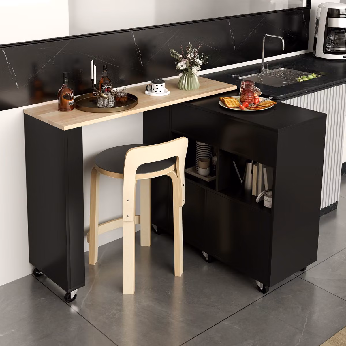 Carrello da cucina Costway 2 in 1 con piano in legno di gomma, ripiano regolabile e porta calici, Nero