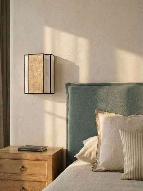 Applique Etro Kenay Home in rattan e metallo, colori nero e beige, con lampadina E27 sostituibile