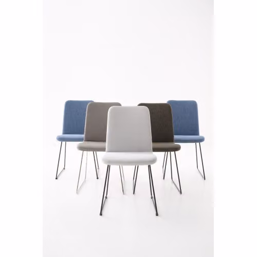 Sedia con gambe a slitta Cloe 3 Pointhouse
