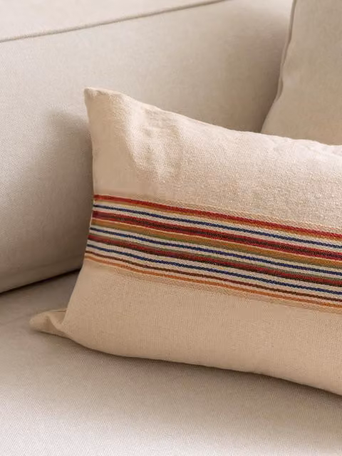 Cuscino naturale Mae Kenay Home con fodera lavabile a righe in cotone, colori marrone, arancione e blu, L: 30 cm x P: 30 cm