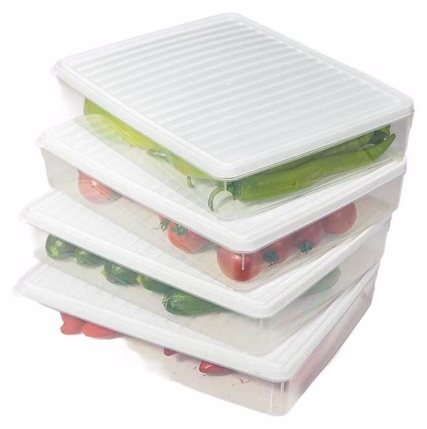 Set di 4 contenitori con coperchio per la cucina