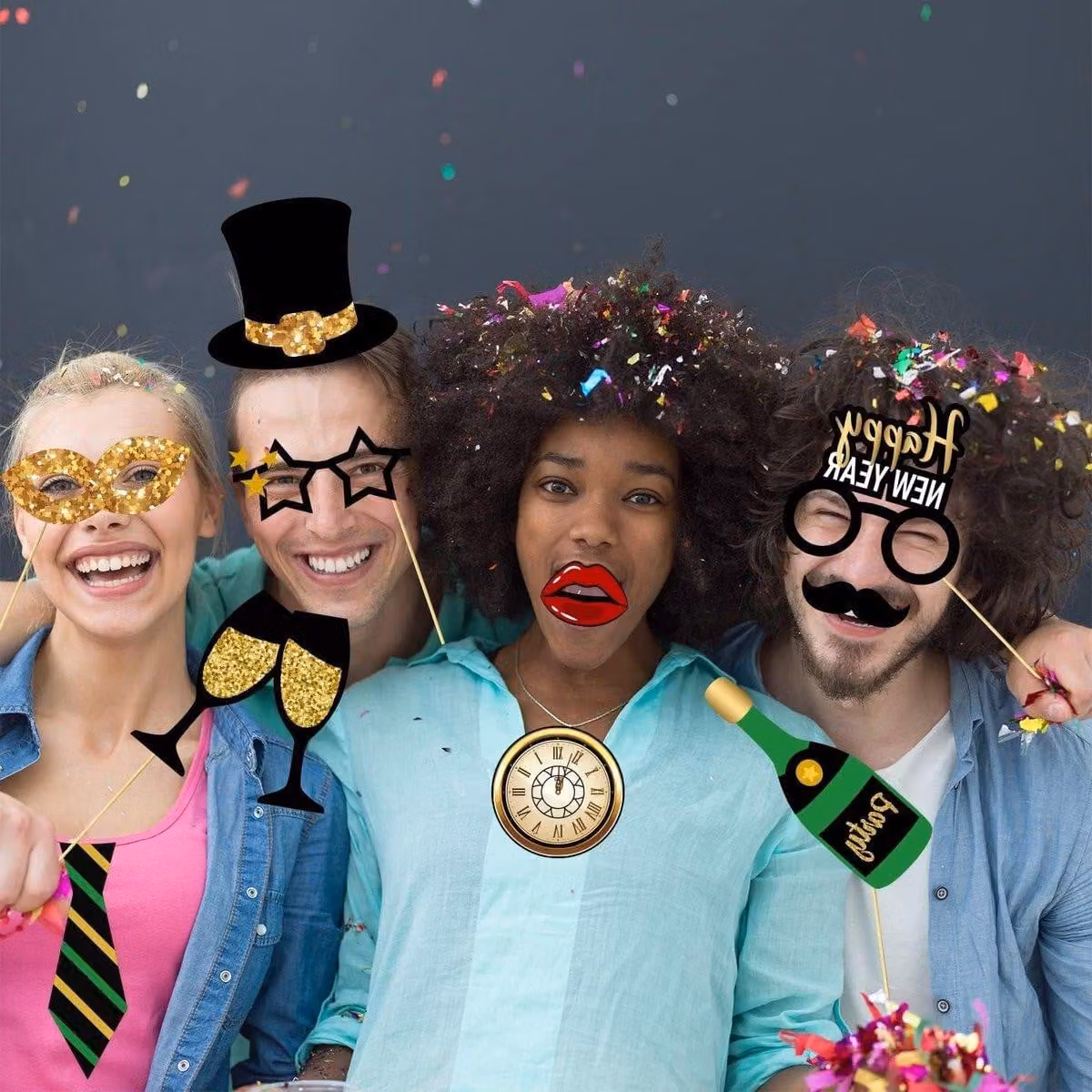 Set da festa di Capodanno composto da 22 elementi, con accessori fotografici, decorazioni e articoli per rendere la vostra festa di Capodanno indimenticabile