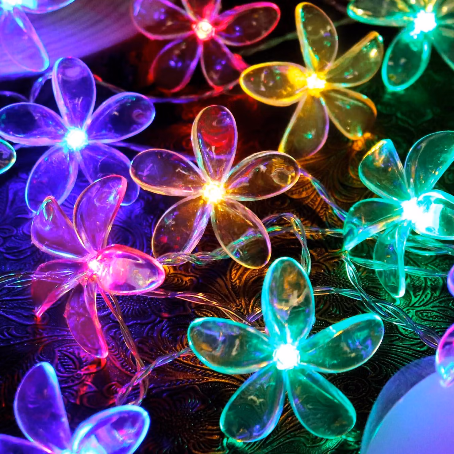 Catena luminosa a forma di fiori, lunghezza 3 metri, 20 LED, alimentazione a batteria, modello "Morning Glory"