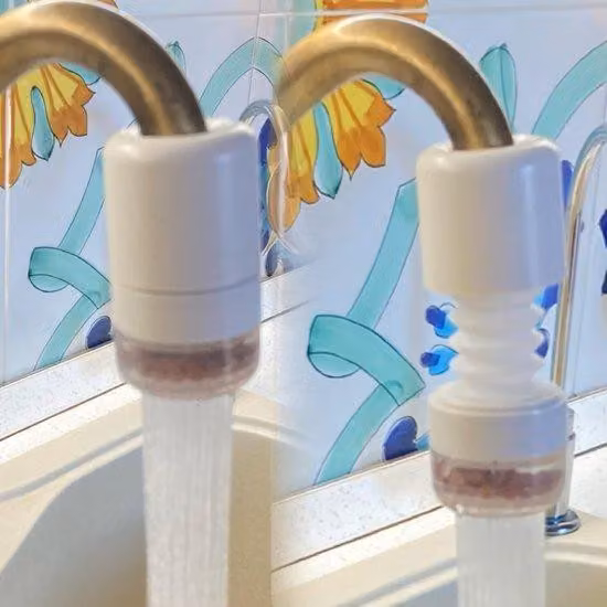 Rubinetto con filtro, doccetta estraibile e raccordo universale per cucina e bagno