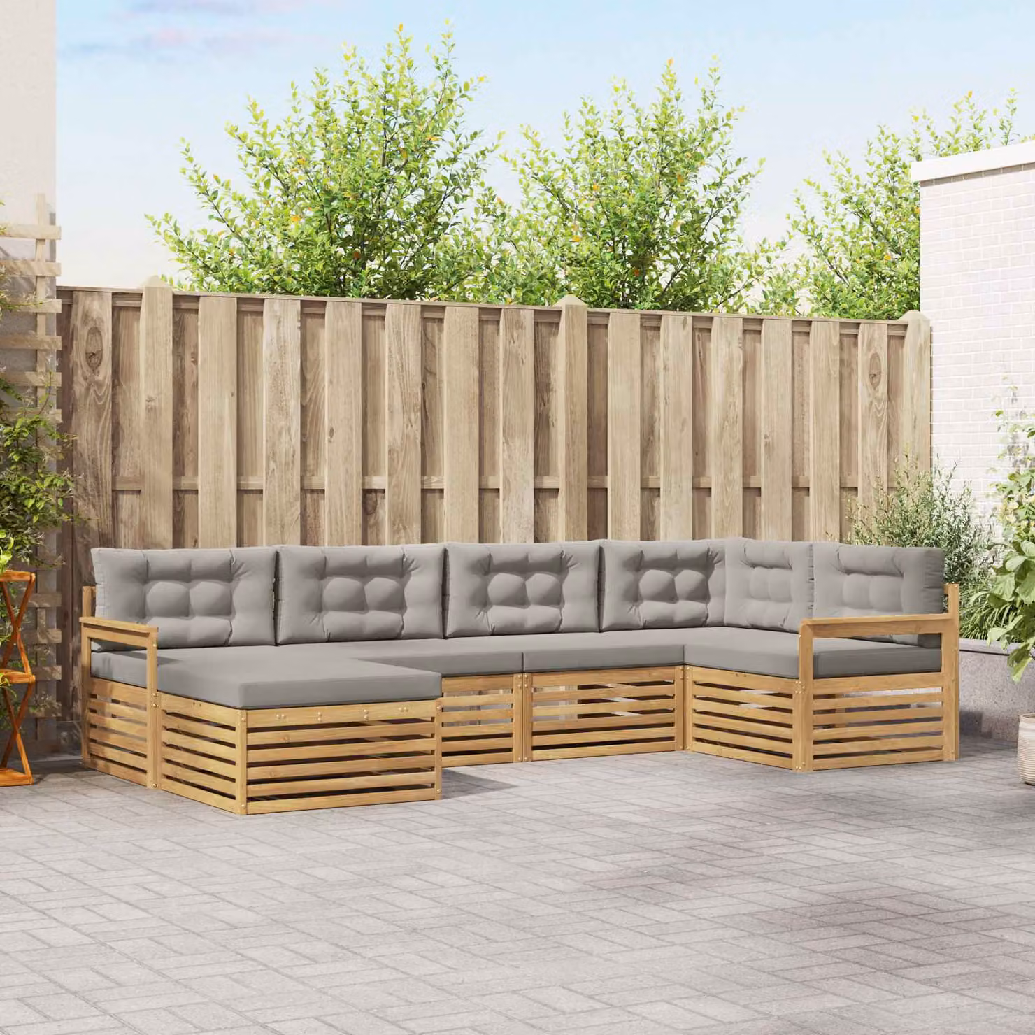 vidaXL Set di divani da esterno a L composto da 6 pezzi in legno di acacia con cuscini Bianco e Grigio