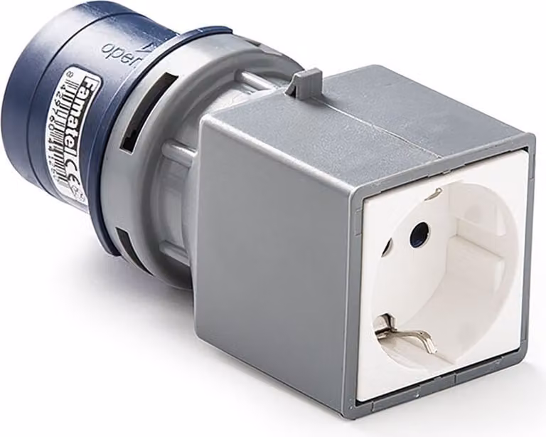 Famatel 13910 adattatore 2p+t-plug 2p Ttl-plug Argento Taglia unica / Spina UE 220V Argento Taglia unica