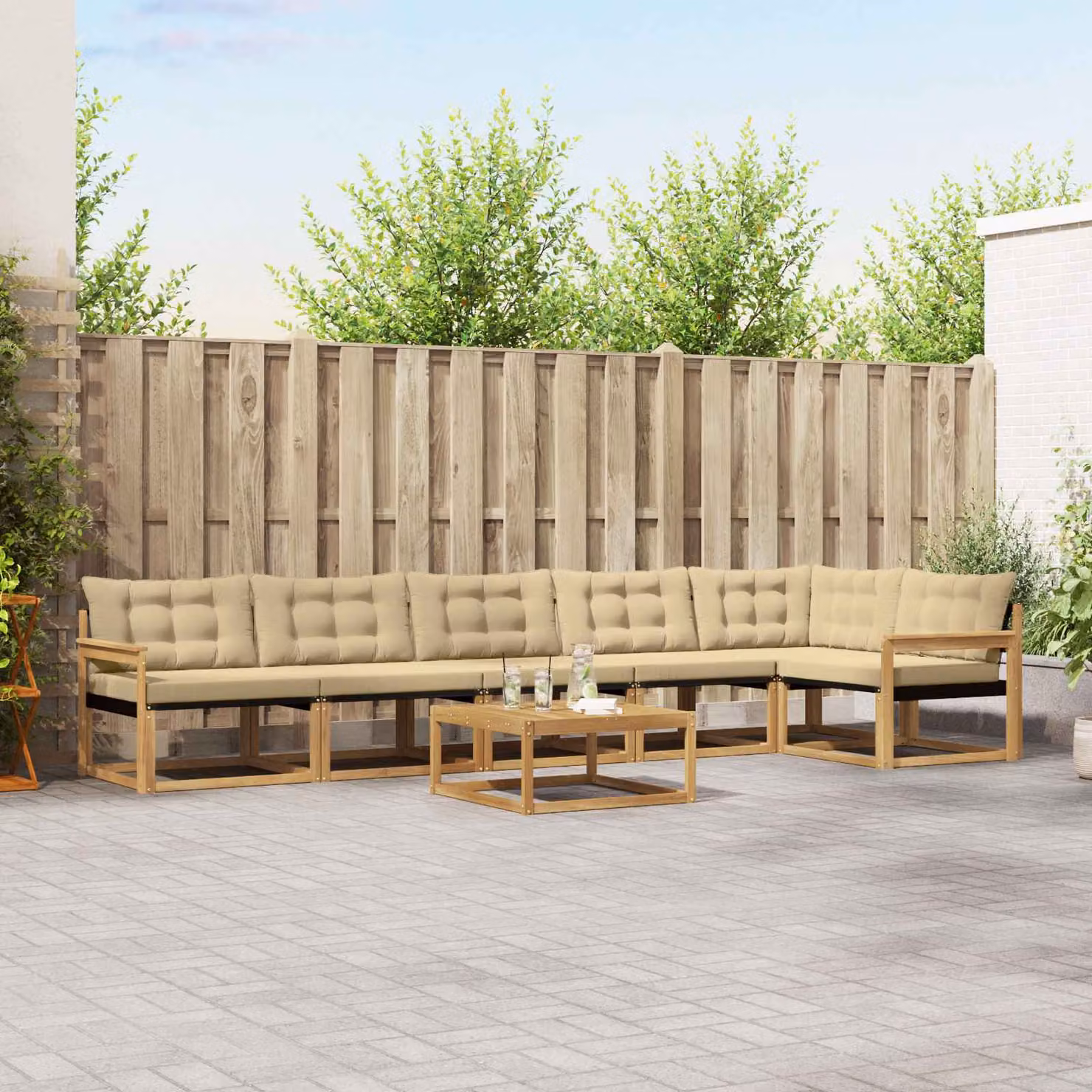 Set di divani da esterno vidaXL 7 pz in legno di acacia con tavolo da caffè e cuscini, Bianco e Beige