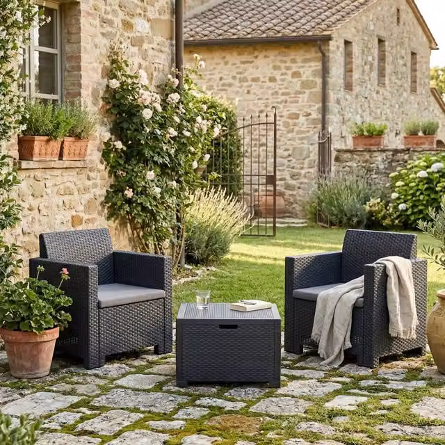 Set da giardino Apis DMORA con poltrone lounge e tavolino da esterno effetto rattan, colore antracite – 1