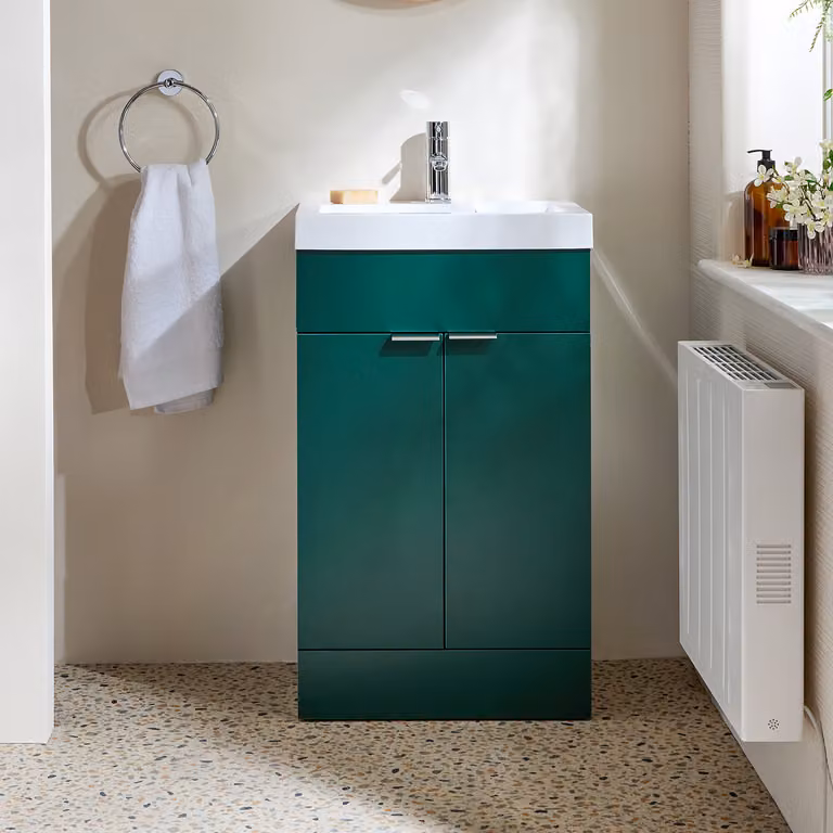 Mobile Bagno a Terra Verde Scuro da 500mm con Lavabo e Maniglie con Impugnatura a Dito Cromate - Cluo