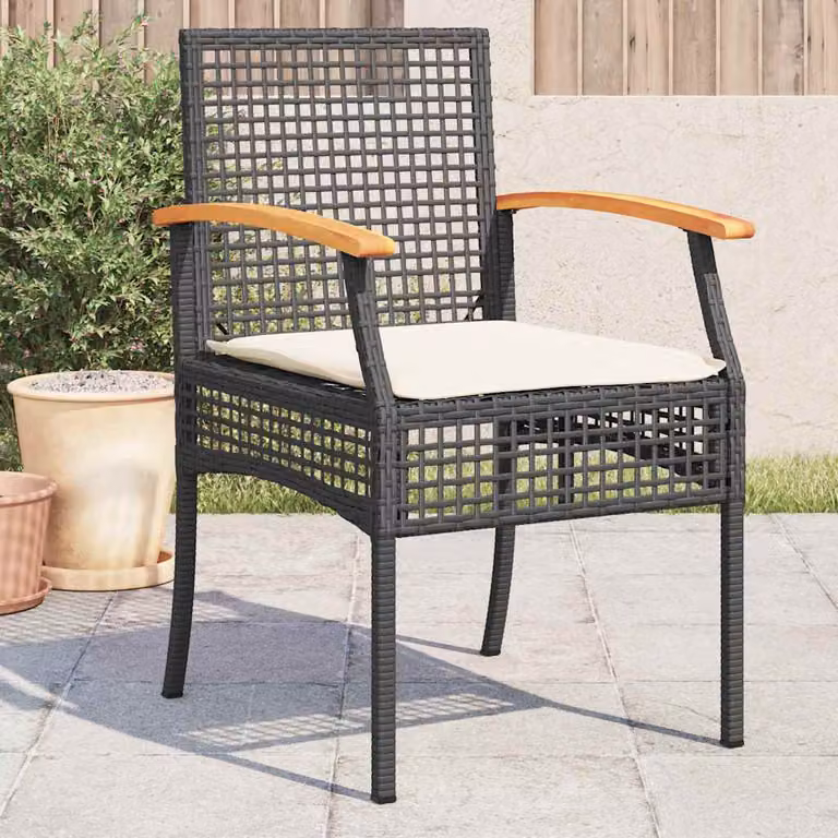 Set di 4 sedie da giardino vidaXL in polyrattan e legno di acacia con cuscini neri e braccioli