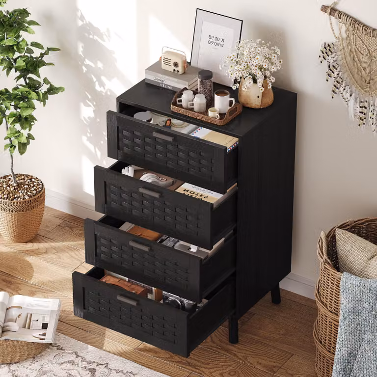 UnboxG Comodino nero a 4 cassetti con effetto rattan, 55x40x95 cm, comodino in stile boho con dispositivo anti-ribaltamento per camera da letto e corridoio