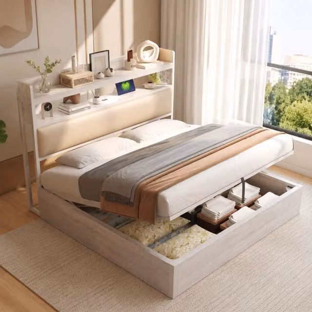 Letto matrimoniale MODFU con contenitore a sollevamento idraulico, testiera imbottita, porta USB e mensola laterale, bianco, L: 180 cm, P: 200 cm – 1