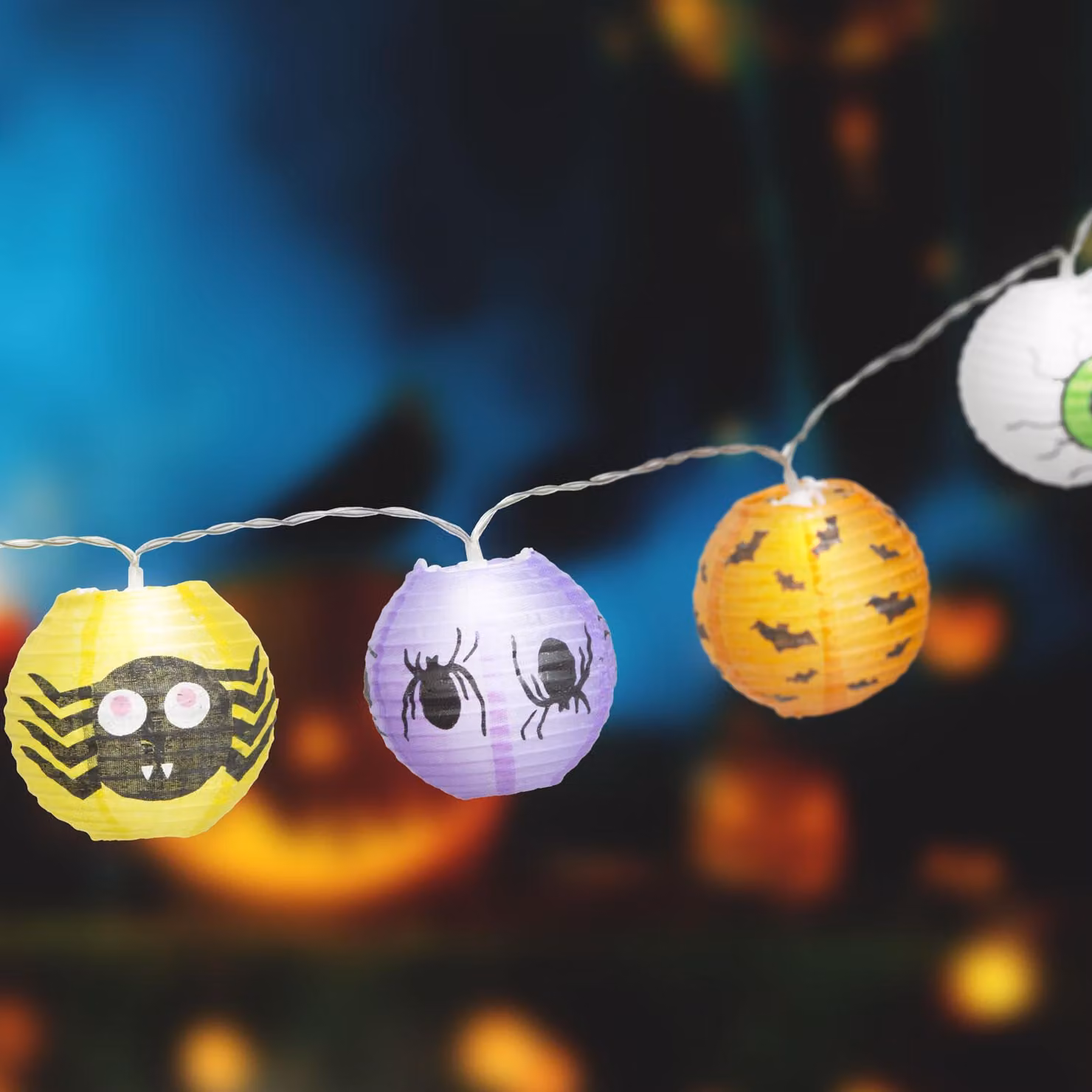 Catena luminosa a tema Halloween con lanterne - 7,5 x 110 cm - alimentata a 2 batterie AA