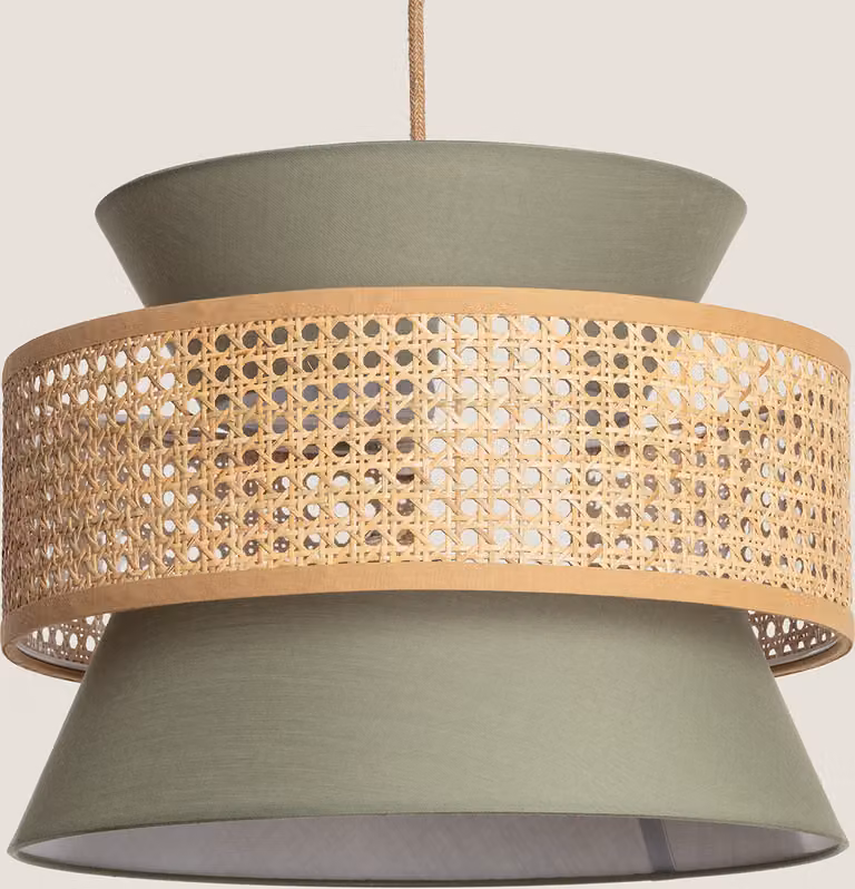 Lampada a sospensione in rattan e tessuto Chulu verde kaki
