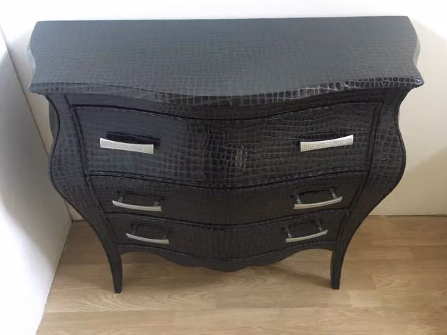Como' bombato rivestito in pelle nera Mobili 2G L: 102 cm, P: 42 cm, H: 85 cm