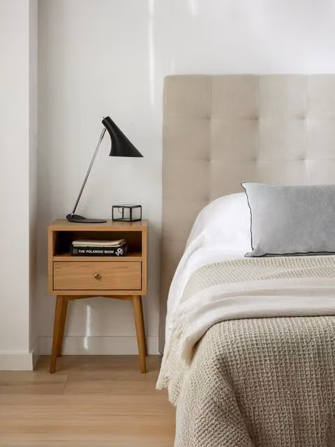 Comodino Tilo Kenay Home in rovere marrone con 1 cassetto