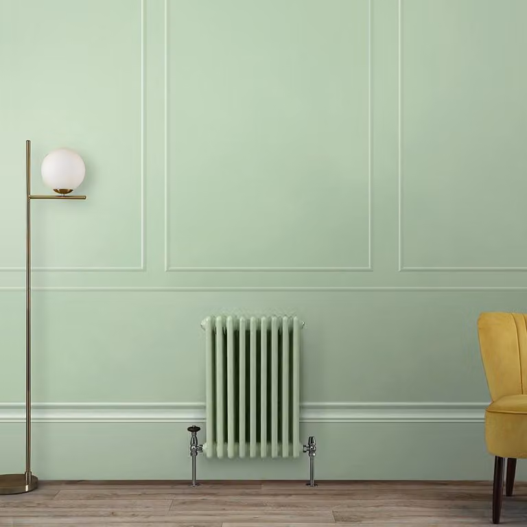 Radiatore Tradizionale a Tripla  Colonna Orizzontale Verde (Pippin Green) - 600mm x 425mm - Regent