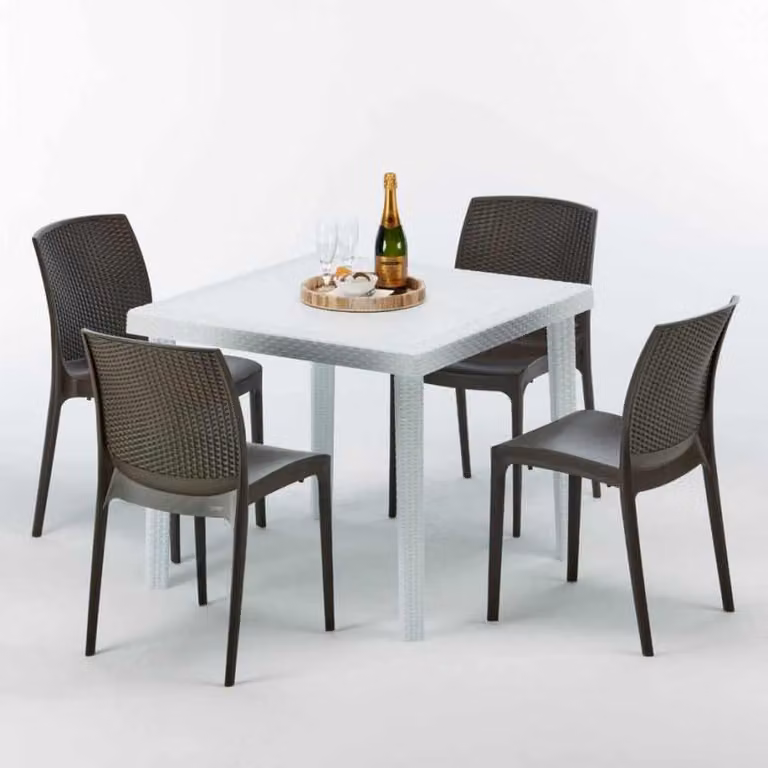 Tavolo quadrato bianco e 4 sedie in polipropilene colorato Set di bastoni per esterni Grand Soleil Boheme Love - Marrone