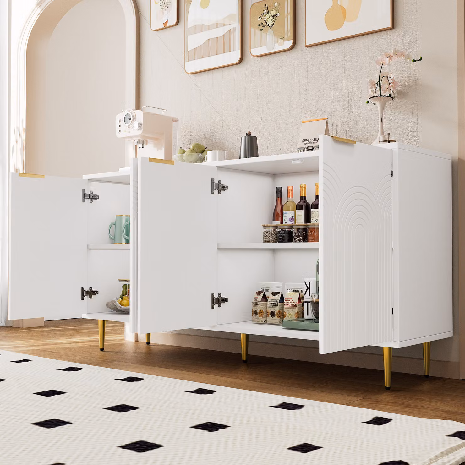 Credenza MODFU a 4 ante, cassettiera con maniglie in metallo dorato, mobile contenitore con gambe lucide, bianco