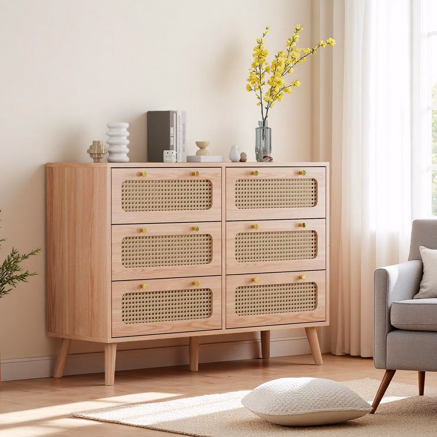 Cassettiera a 6 cassetti in legno naturale con frontali in rattan intrecciato, struttura in legno massiccio