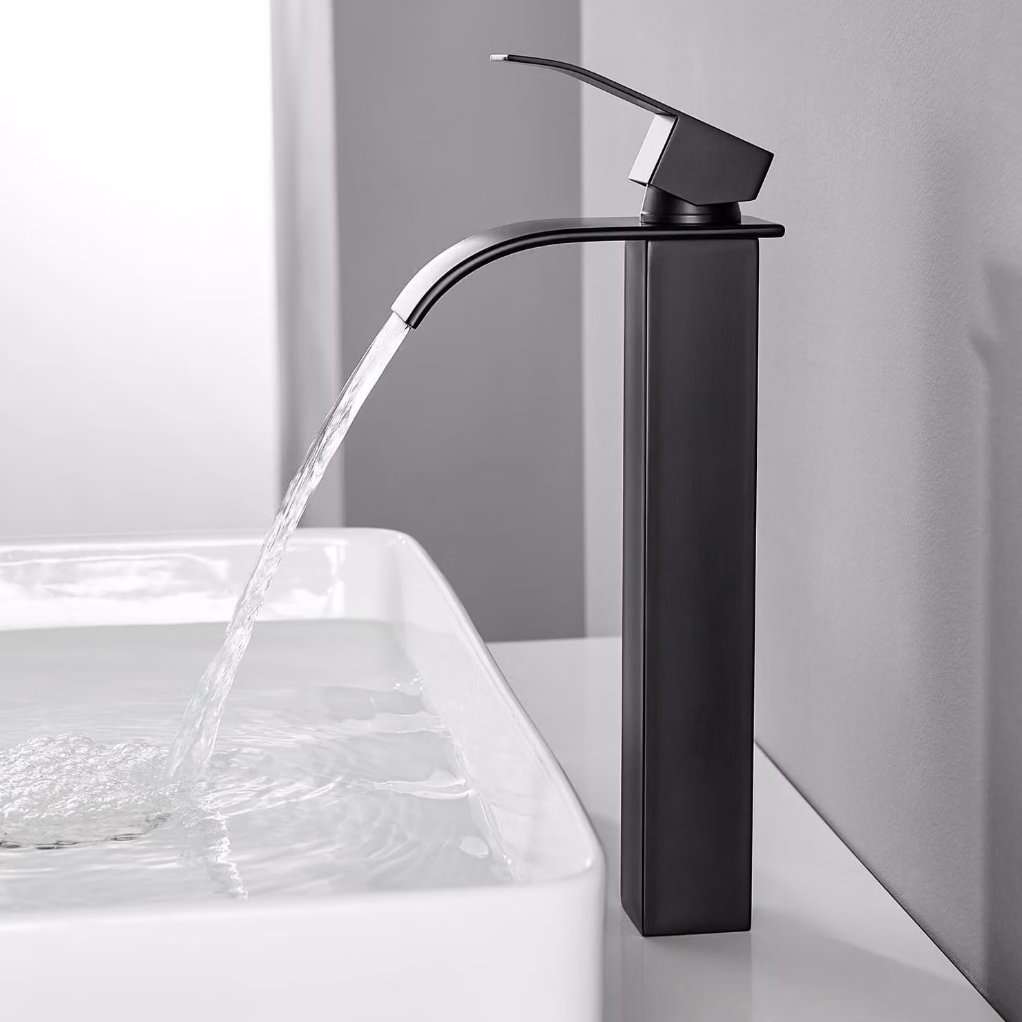 Rubinetto per lavabo a cascata, modello Schwarz, altezza 245 mm, miscelatore monocomando, acciaio inossidabile