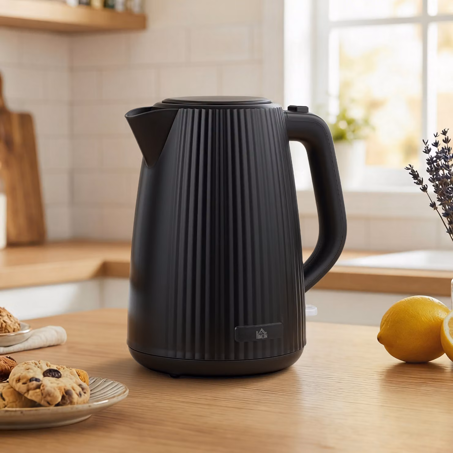 Bollitore Elettrico HOMCOM Nero con Filtro Anticalcare Rimovibile e Spegnimento Automatico, Capacità 1,7 l, 2200 W – 2