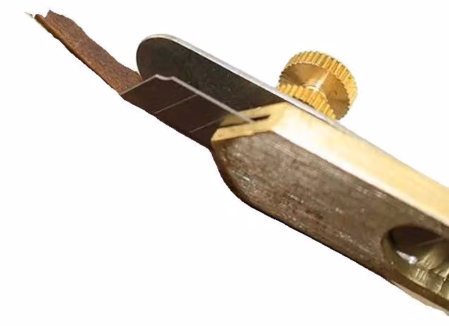 Strumento per tagliare la pelle, strumento resistente per il taglio della pelle, lunghezza 15 cm, adatto a diversi spessori di pelle, taglio preciso per bordi puliti, impugnatura ergonomica per una presa migliore