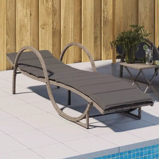 Lettino prendisole vidaXL in polyrattan con cuscino grigio e poggiatesta regolabile L: 199 cm, P: 60 cm, H: 42 cm – 1