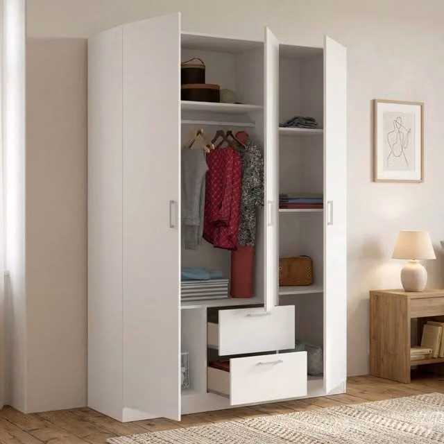Guardaroba Ales DMORA per camera da letto, Armadio moderno con 3 ante battenti, 2 cassetti interni, appendiabiti e ripiani, Bianco opaco, L: 150 cm, P: 52 cm, H: 215 cm