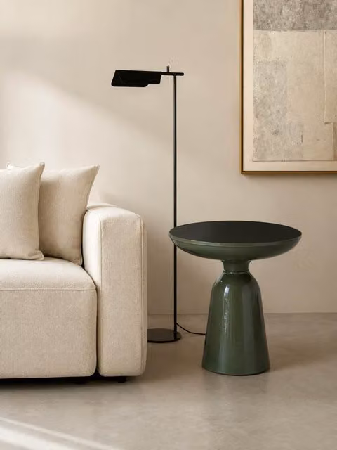 Tavolino da caffè rotondo Oslo verde Kenay Home con piano in vetro e struttura in metallo