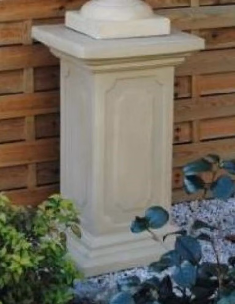 Casa Padrino Colonna Barocca Grigio 39 x 39 x H. 69 cm - Magnifica colonna da giardino in stile barocco - Colonna in pietra per la decorazione del giardino - Accessori barocchi per la decorazione del giardino e del terrazzo