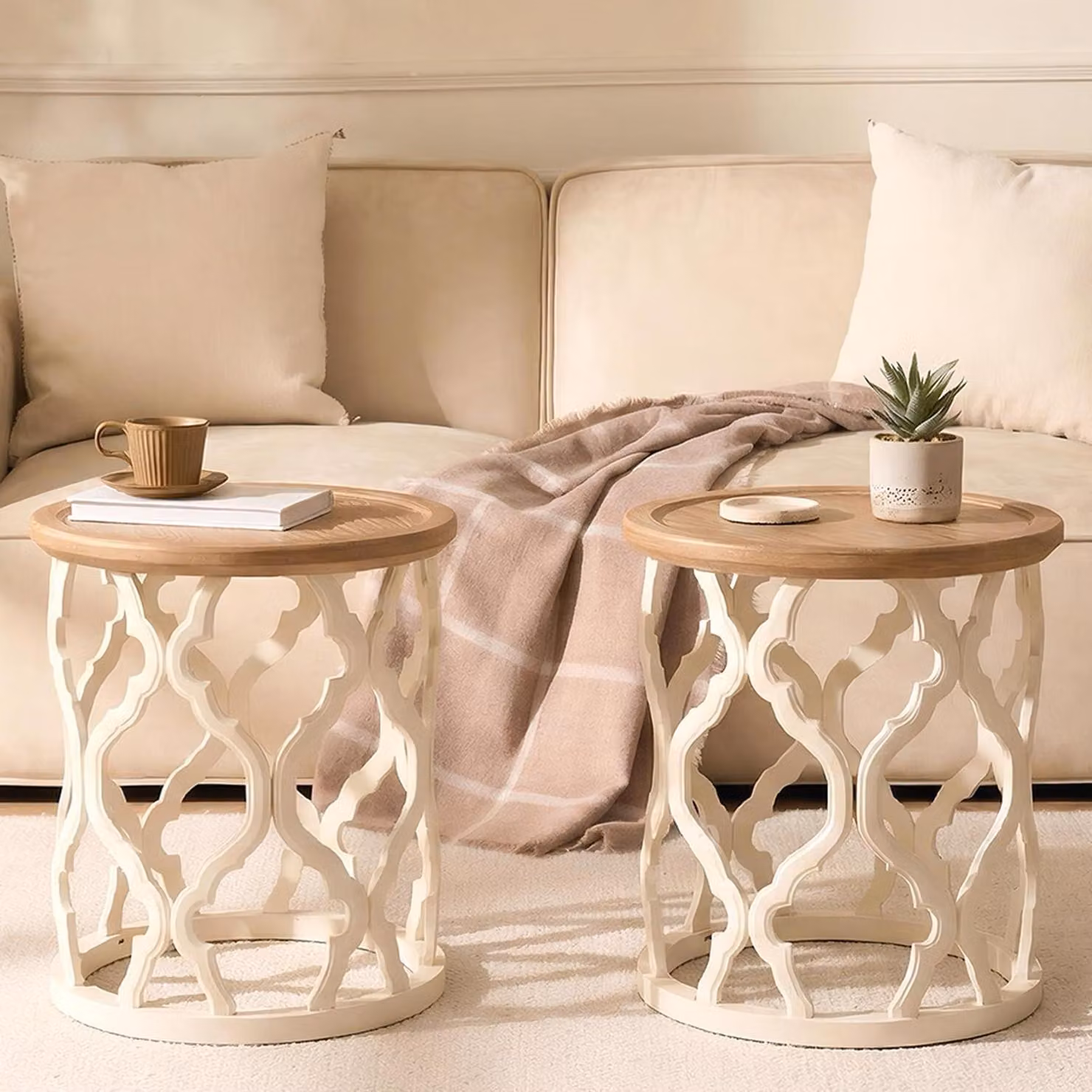 Tavolino laterale rotondo, set da 2, con gambe intagliate, diametro 45 cm x altezza 52 cm/55 cm, legno, stile vintage, colore marrone