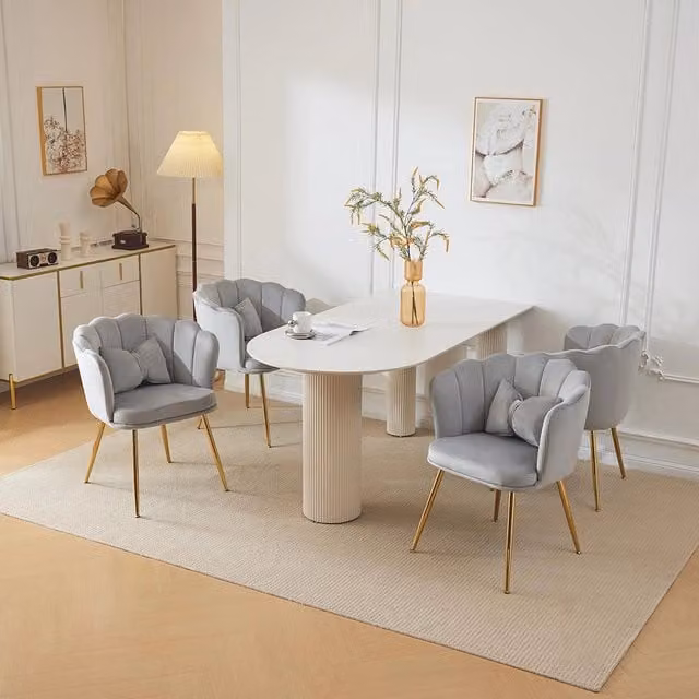 Set di 4 sedie moderne in velluto - Xylo - Schienale a petalo, cuscini a farfalla, piedi in metallo dorato