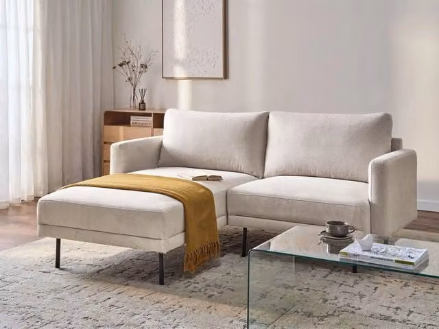 Divano angolare Beliani a 2 posti in tessuto beige con gambe in metallo, design moderno e minimalista, L/P/H: 192 x 155 x 85 cm – 1