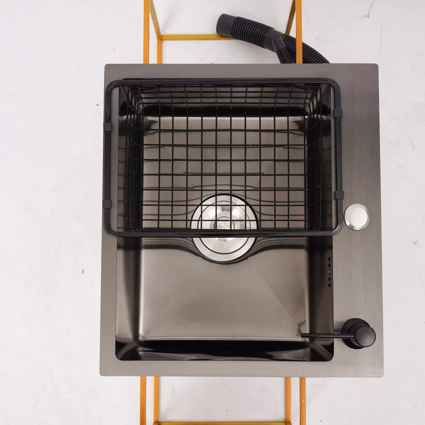 Lavello da cucina in acciaio inossidabile, con un solo vano, da incasso, dimensioni 41x30,5 cm, rettangolare, con rivestimento nano-protettivo antiruggine, completo di rubinetto e dispenser per sapone, colore nero