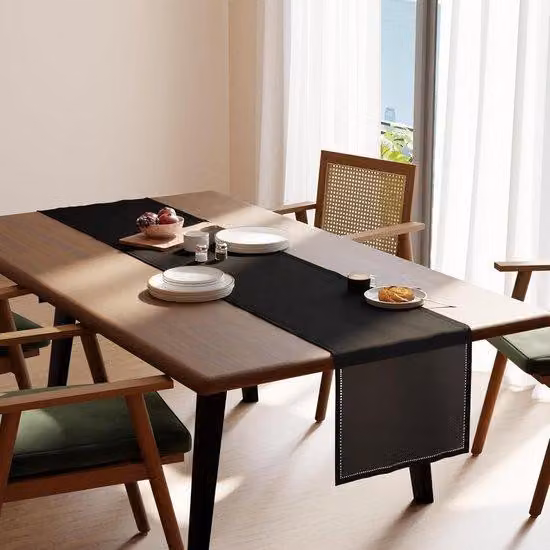Tovaglietta morbida e soffice con bordi elastici, 60 x 140 cm, nera - elegante tovaglia per feste in salotto - tovaglia facilmente lavabile in morbido cotone